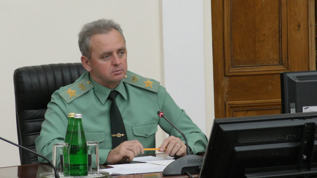 Муженко назвав умови отримання Україною летальної зброї