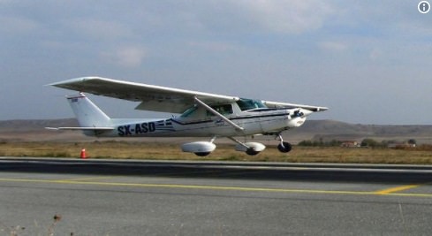 Двоє українців загинули внаслідок падіння приватного літака у Греції – ЗМІ