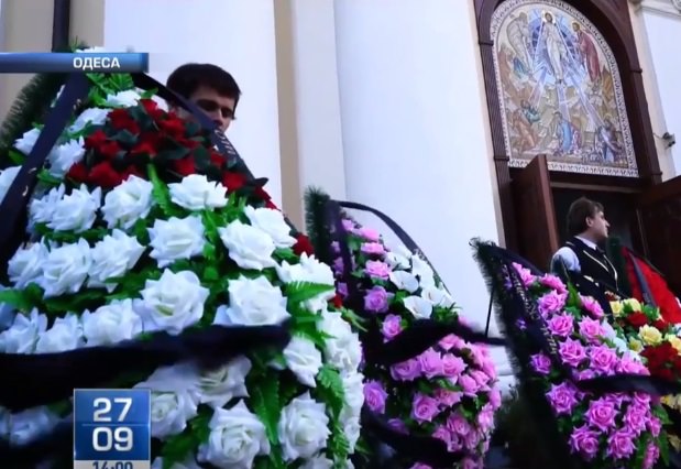 В Одесі попрощалися з дівчатами, які загинули у таборі “Вікторія”