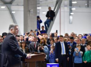 Петро Порошенко на заводі LEONI