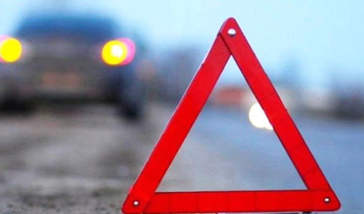 У Харківській області у шкільний автобус потрапив у ДТП: дев’ять постраждалих