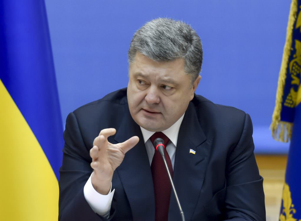 Президент розповів про “приємні клопоти”: Будуються не лише дороги, а й переобладнуються лікарні, школи та дитячі садки