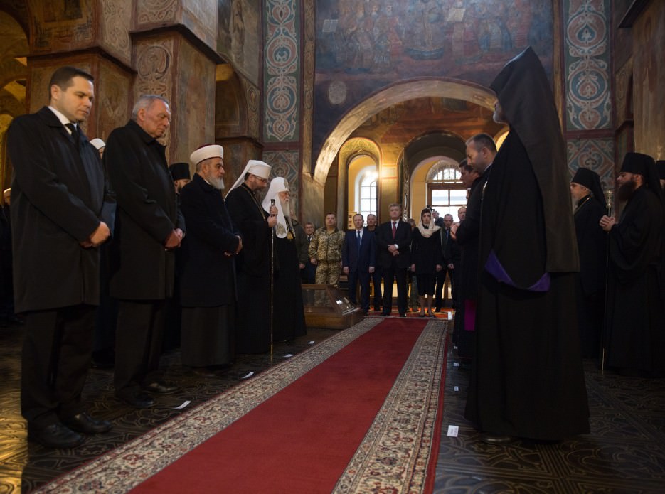 Президентське подружжя помолилось за захисників України в Софійському соборі