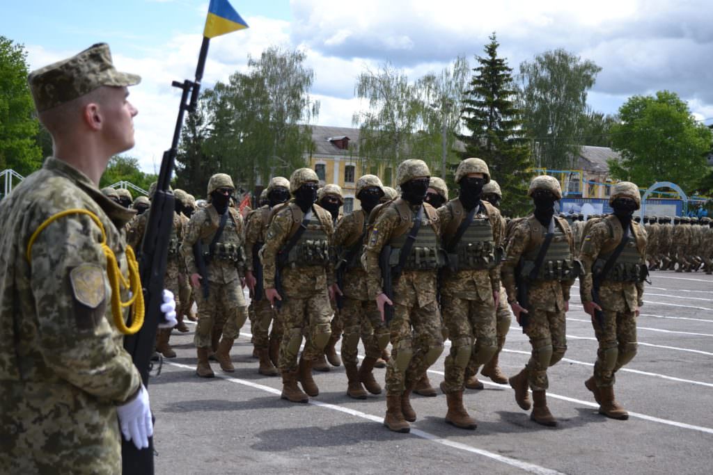 У Одесі невідомі у балакалавах намагались захопити військову частину