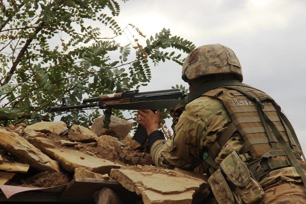 Минулої доби в зоні АТО загинув один український військовий, ще двоє отримали поранення