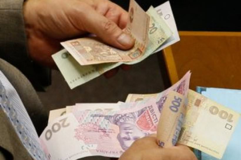 У Держбюджеті-2019 передбачено підвищення зарплат та пенсій без включення печатного станка – Курячий