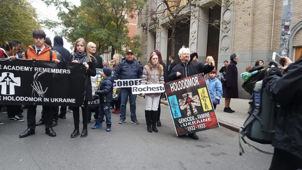 Марш памяти: В Нью-Йорке почтили годовщину Голодомора (репортаж «Прямого»)