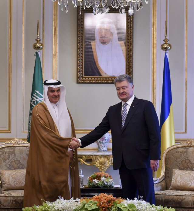 Порошенко закликав арабські країни до більш активного захисту татар у окупованому Криму