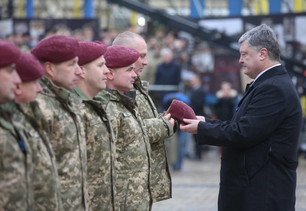 Петр Порошенко: С начала АТО погибли 469 украинских десантников