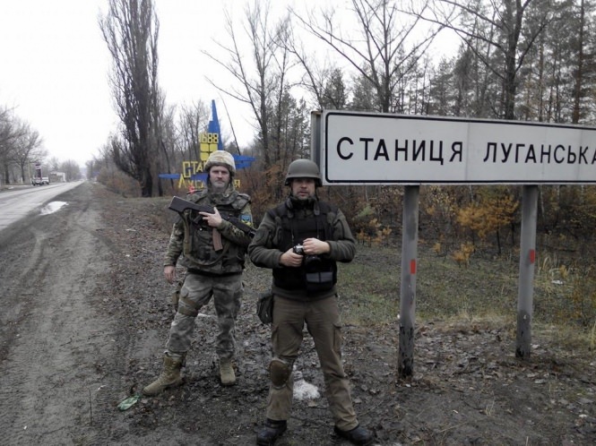 У Мінську домовились про розведення сил у районі Станиці Луганської на Донбасі