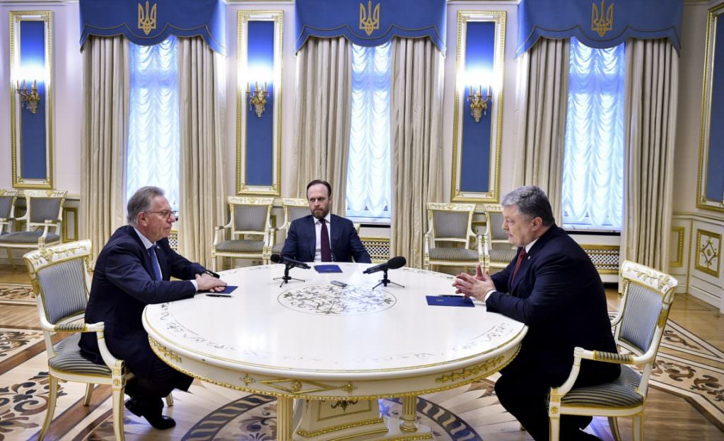 Президент обговорив із Голової Венеційської комісії створення Антикорупційного суду