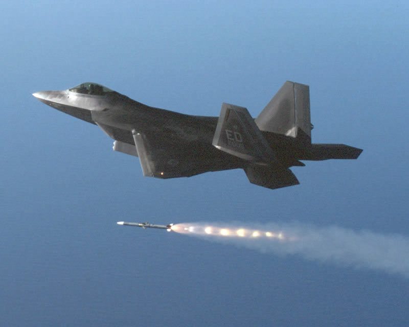У Сирії винищувачі США відкрили попереджувальний вогонь по російським Су-25