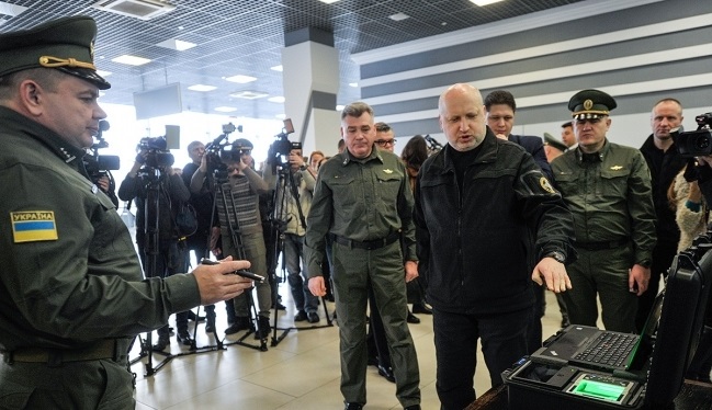 Біометричний контроль на кордоні допоможе в боротьбі з розвідниками та криміналітетом — Турчинов