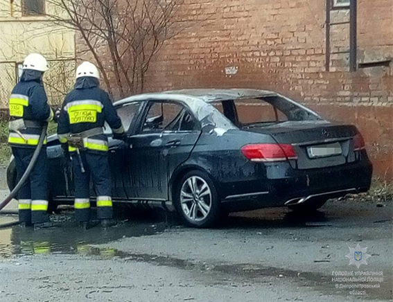 У Дніпрі під будівлею суду підірвали авто прокурора