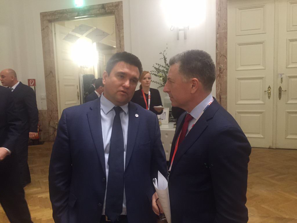 Климкин встретился с Волкером в Вене