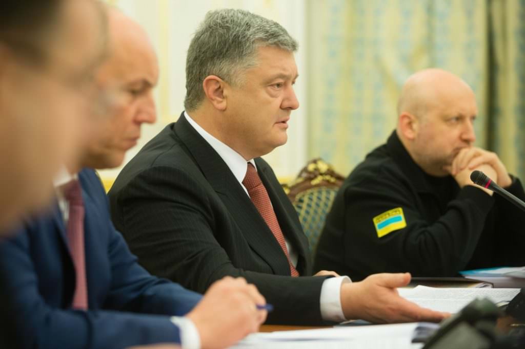 Порошенко доручив у 2018 році розпочати серійне виробництво ракетного комплексу “Вільха”