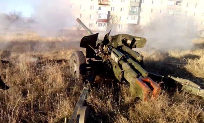 На Донбасі бойовики обстріляли Південне: зруйновані житлові та господарські будівлі