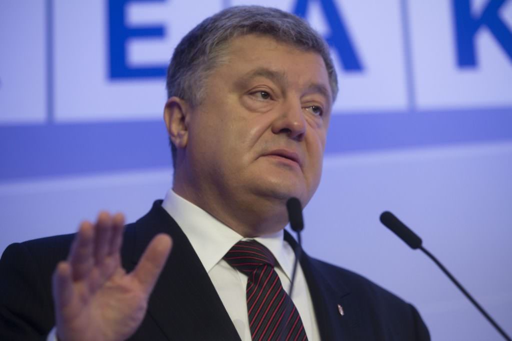 Ніякого оголошення про так званий референдум в Криму не було – Порошенко