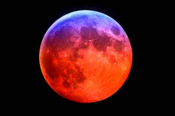 NASA опублікувало відео “блакитного кривавого супермісяця”