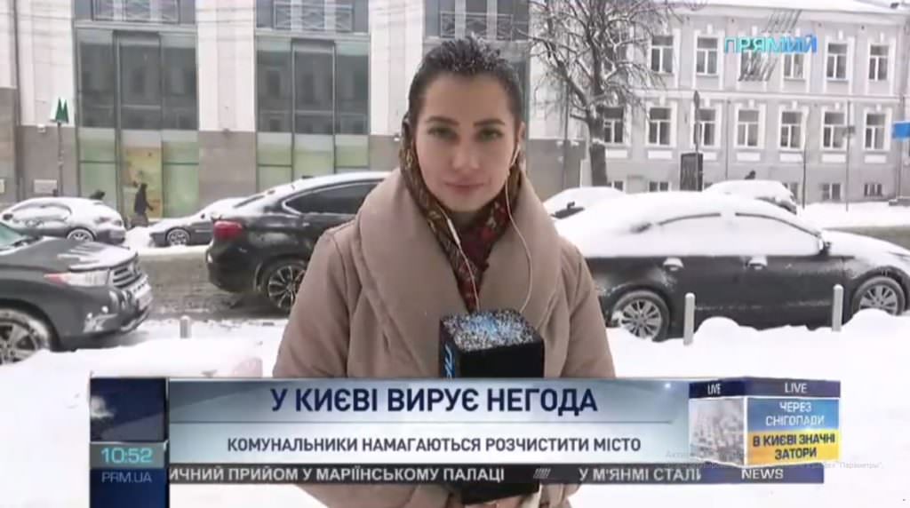 Снігопад у Києві: як комунальники борються з негодою — кореспондент “Прямого”