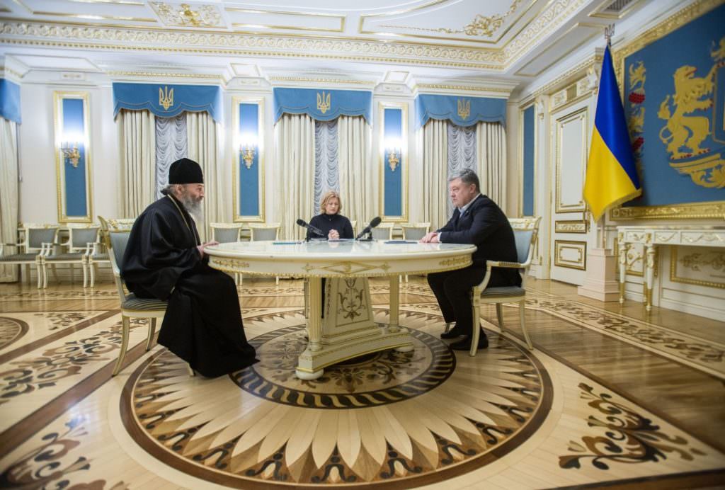 Порошенко: Украина готова к решительным шагам по возврату наших ребят домой