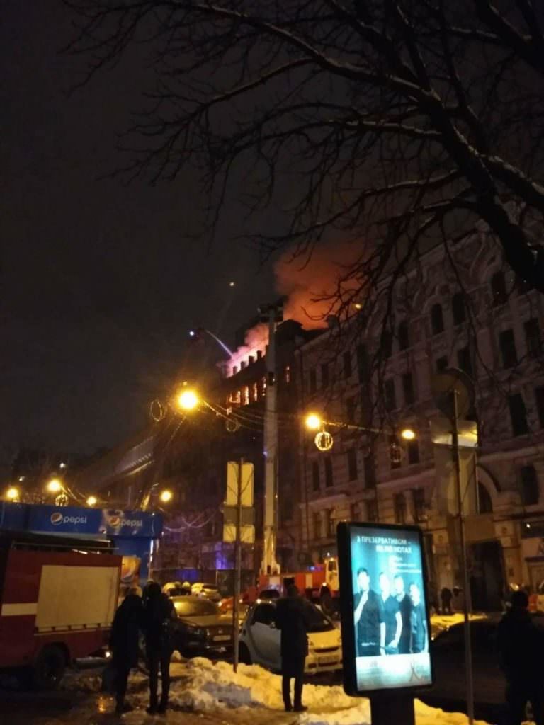 Масштабный пожар в центре Киева, на улице Богдана Хмельницкого ликвидирован (фото, видео)