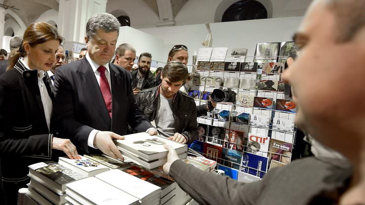 Топ-5 книг від Петра Порошенка: президент про новинки, які особливо запам’ятались