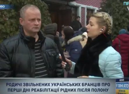 Родичі звільнених українських бранців розповіли “Прямому” про перші дні реабілітації рідних