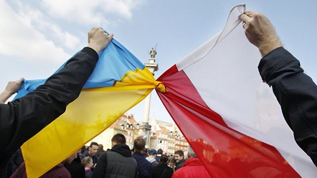 Україна просить Польщу відновити вісім зруйнованих пам’ятників