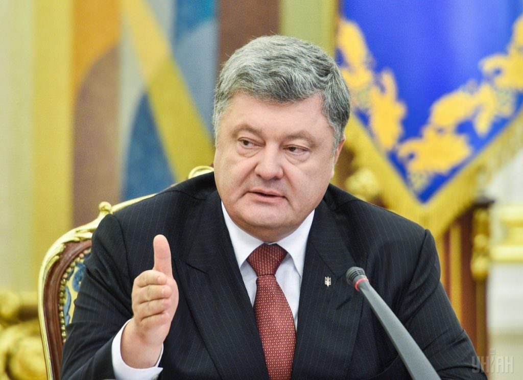 Порошенко подписал указ об увольнении в запас военнослужащих срочной службы