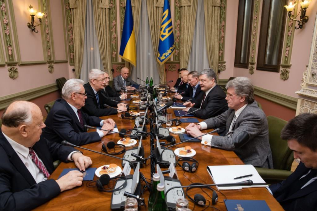 Порошенко провел встречу с бывшими лидерами стран Балтийско-Черноморского региона