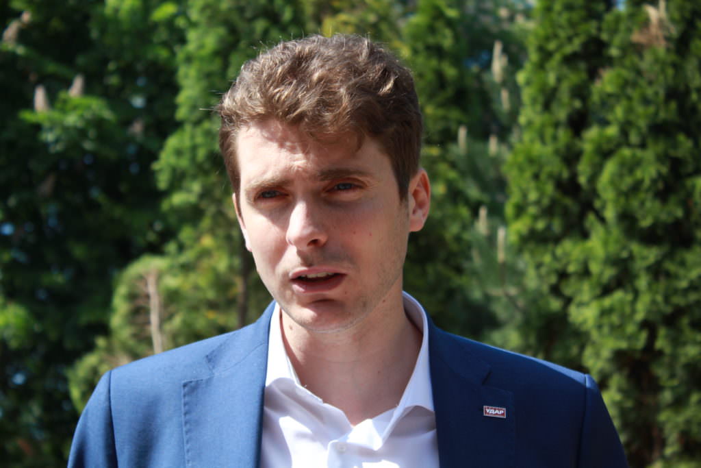 Суд визнав незаконність встановлення МАФів на Майдані, комунальники почали демонтувати споруди – КМДА