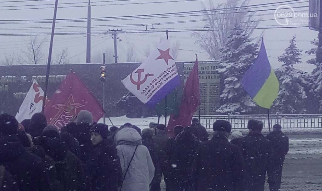 У Маріуполі Нацполіція не відреагувала на мітинг з радянською символікою