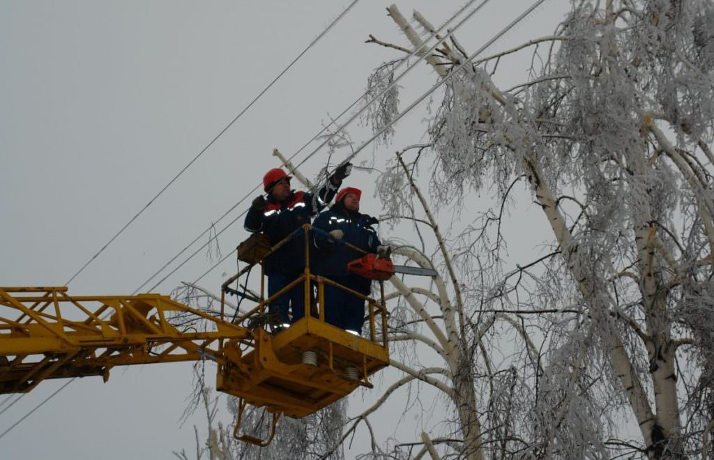 Непогода в Украине: обесточены 112 населенных пунктов