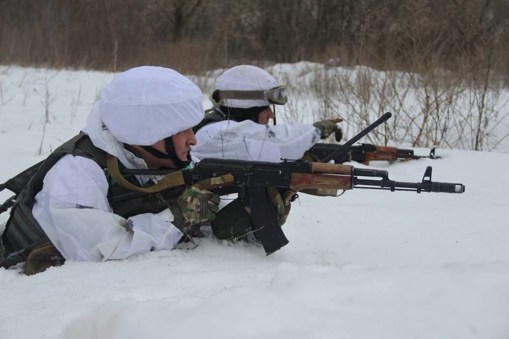 Доба в зоні АТО: загинув український боєць, ще троє отримали поранень