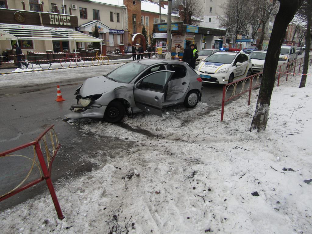 У Білій Церкві п’яна 18-річна дівчина наїхала на пішоходів: є жертва та постраждалий