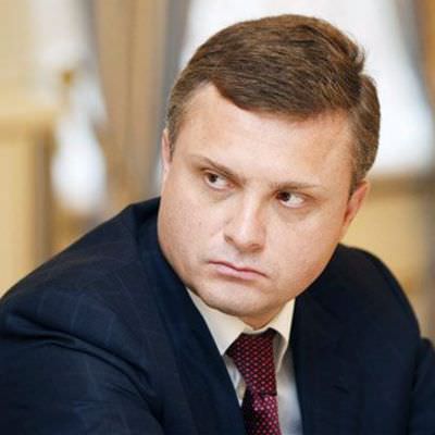 Басейн викопували динамітом: у Франції суд розглядає незаконне будівництво на віллі Льовочкіна