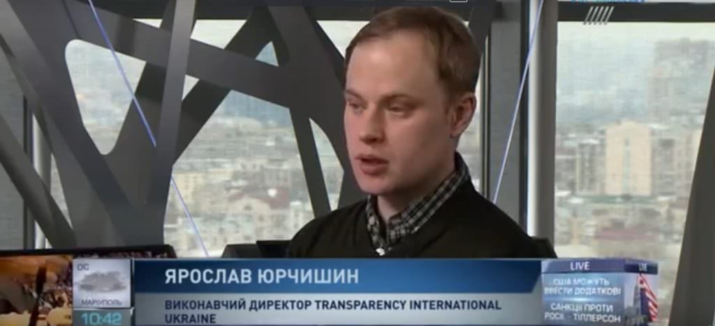 Украина должна защищать любой легальный бизнес — директор Transparency International о нападении на Альфа-банк в Киеве
