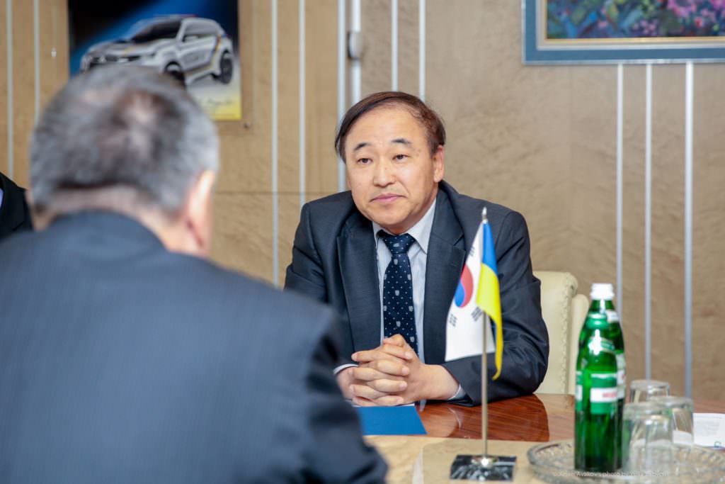 Україна та Південна Корея домовились про безвізовий режим