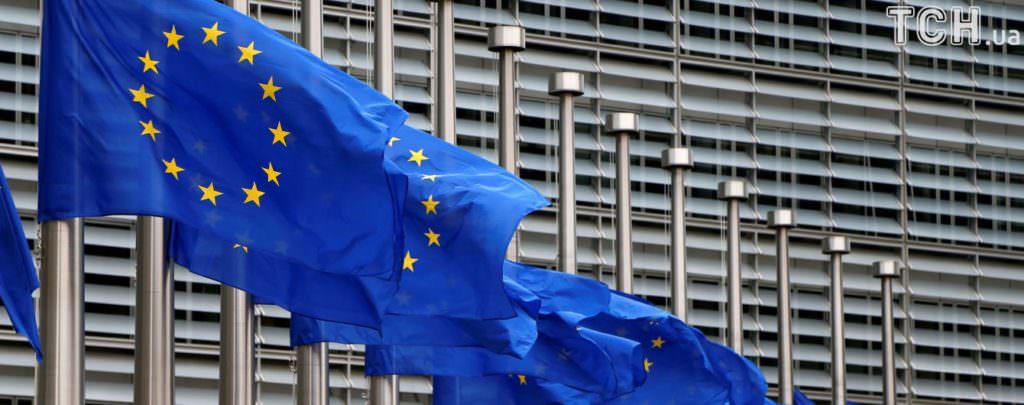 Ограничение цен на нефть и запрет на импорт стали: ЕС утвердил восьмой пакет санкций против России