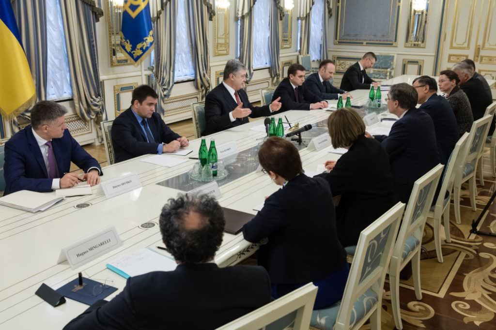 Президент обговорив з послами країн G-7 та Євросоюзу продовження санкцій проти Росії