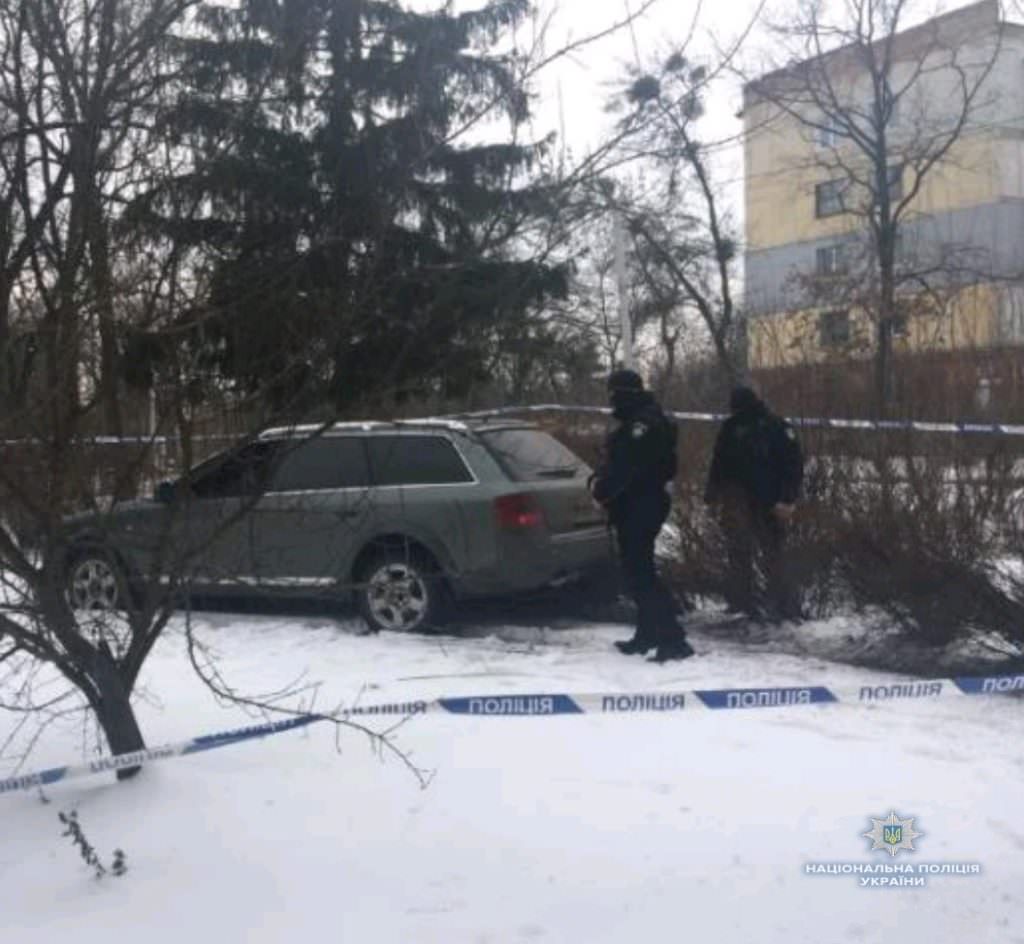 На Київщині зловмисники здійснили розбійний напад та захопили заручників