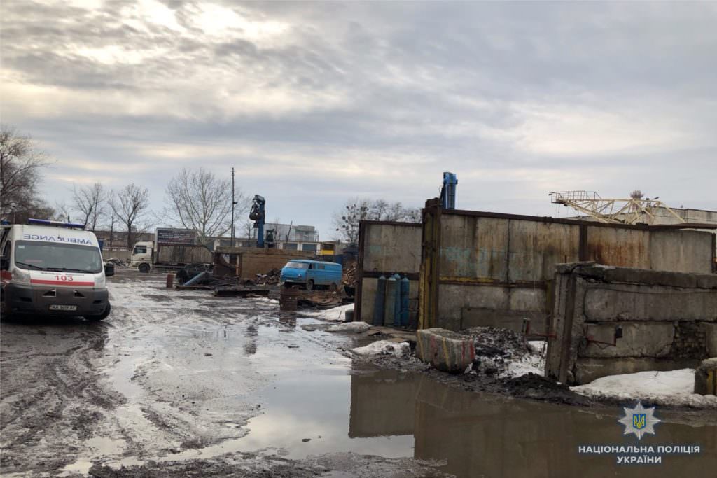 У Києві у сміттєвому контейнері знайшли мертве немовля