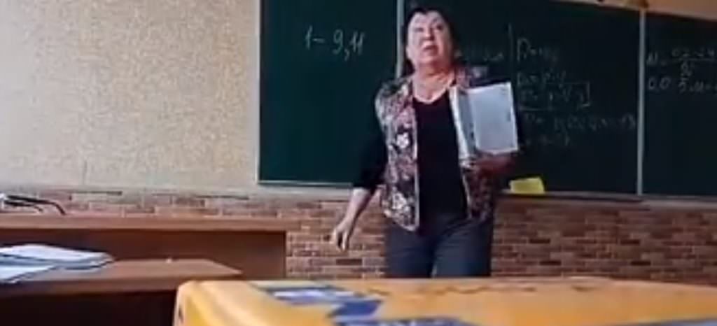 “Дрянь, бєздарь, бєзтолоч”: у мережі завірусилось відео з вчителькою з Київщини