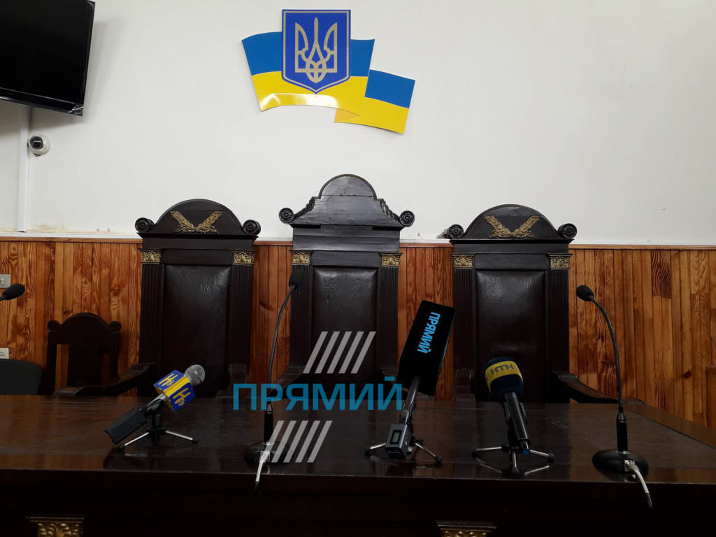 Катування дітей на Чернігівщині: деталі “Прямого” про суд над горе-матір’ю дівчаток