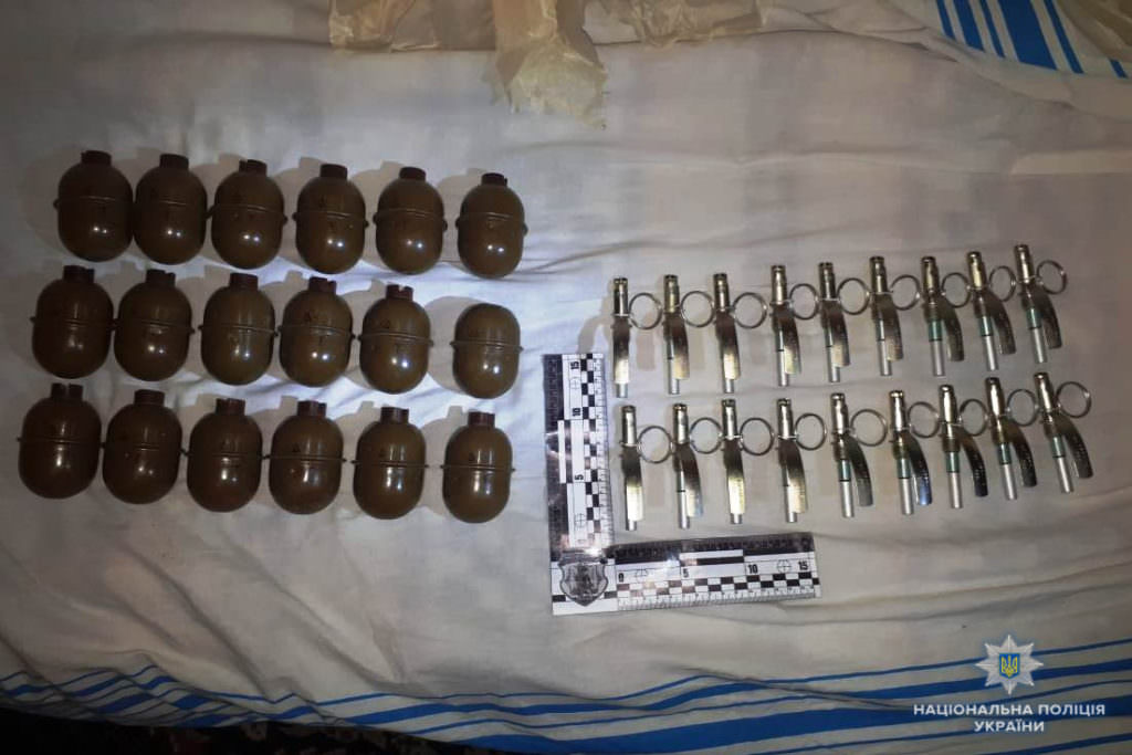Готував для продажу: поліція вилучила у вінничанина 18 бойових гранат РГД-5