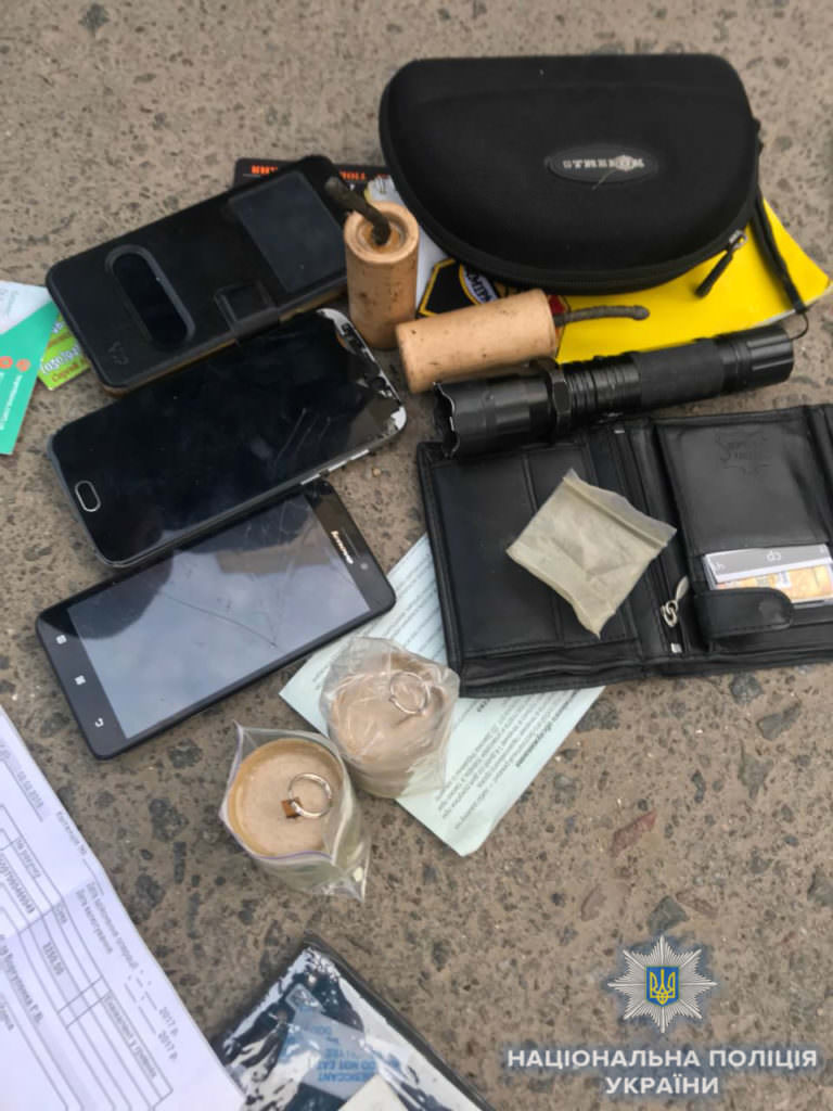 В Одесі бандити у балаклавах з травматів обстріляли автостоянку, є поранені