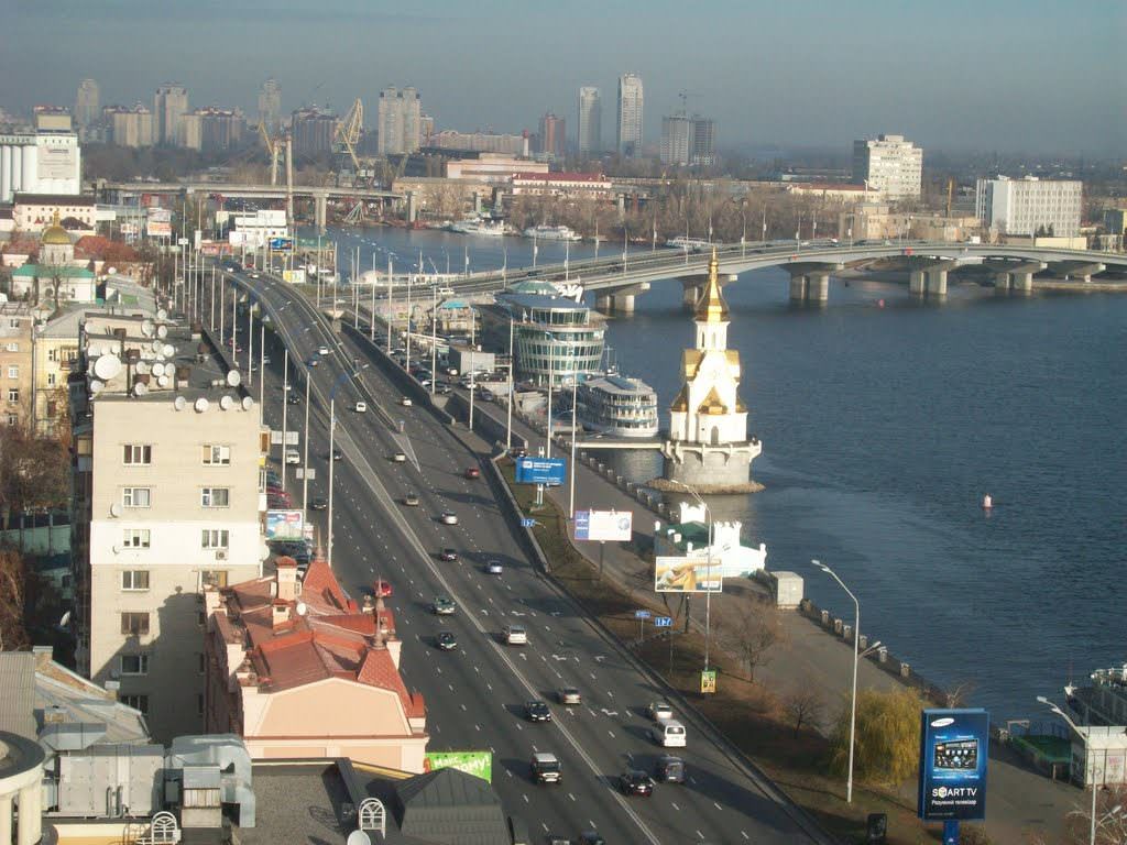В Киеве с 27 апреля ограничивается движение на Набережном шоссе