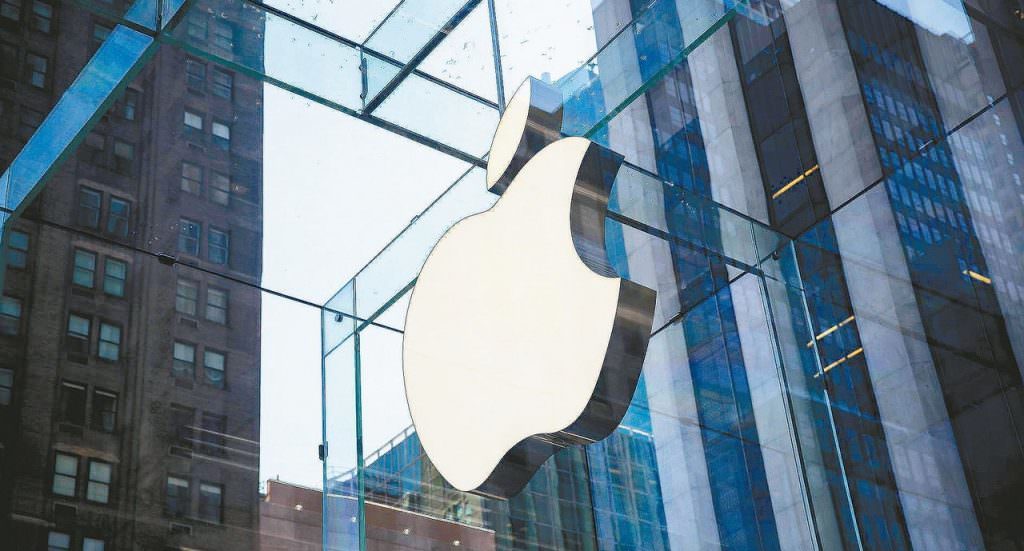Контракт на миллиард долларов: Apple может купить часть Intel