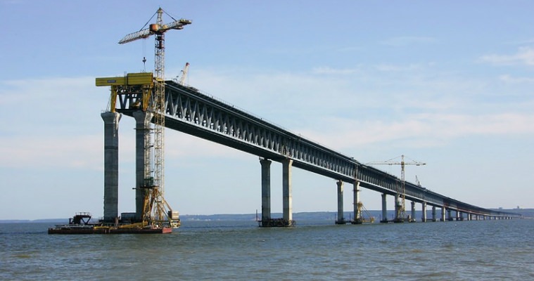 Росія не зможе запустити вантажоперевезення по Керченському мосту – росЗМІ